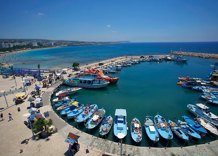 Limanaki Beach Hotel & Suites
